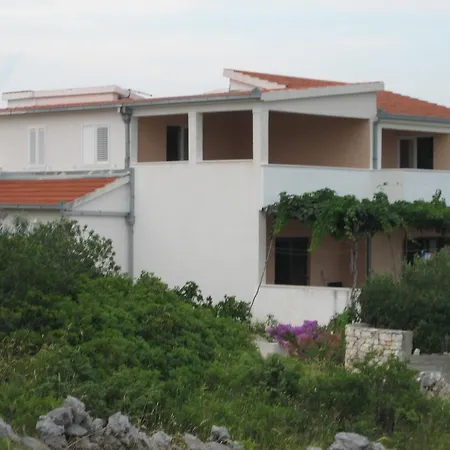 Dvornica 11470b روغوزنيكا